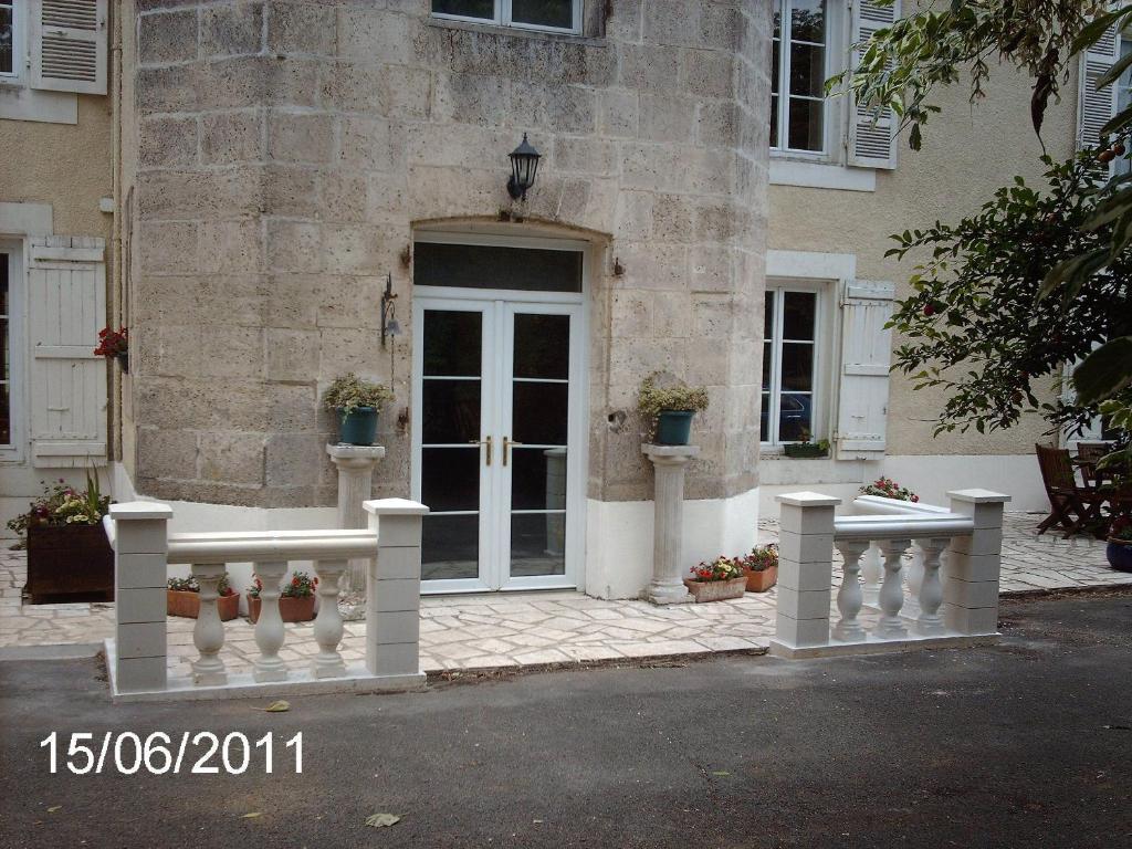 Chateau Ardilleux Bagian luar foto